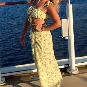 PrettyLittleThing two piece yellow set